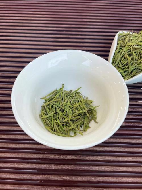 基本茶类可分为六类：绿茶红茶乌龙茶白茶黑茶以及黄茶(图1)